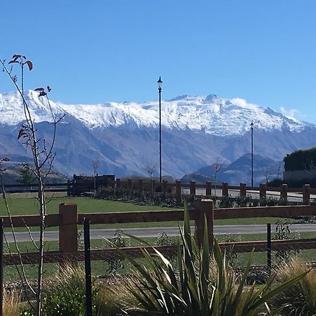 Minaret Ridge Retreat Hotel Wanaka Exterior photo