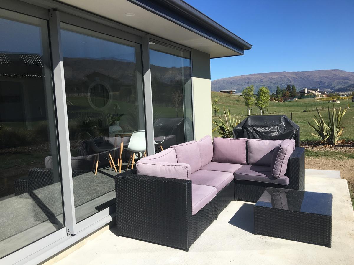 Minaret Ridge Retreat Hotel Wanaka Exterior photo
